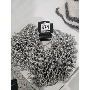 Women's New Neck Warmer One Size Fits Most Dark Gray and White